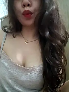 Snapshot of NinaKey chatting on March 4, 2026, 7:49 am NinaKey online show from March 4, 2026, 7:49 am