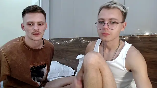 Snapshot of NikiKerryCum chatting on February 2, 2026, 12:48 pm NikiKerryCum online show from February 2, 2026, 12:48 pm