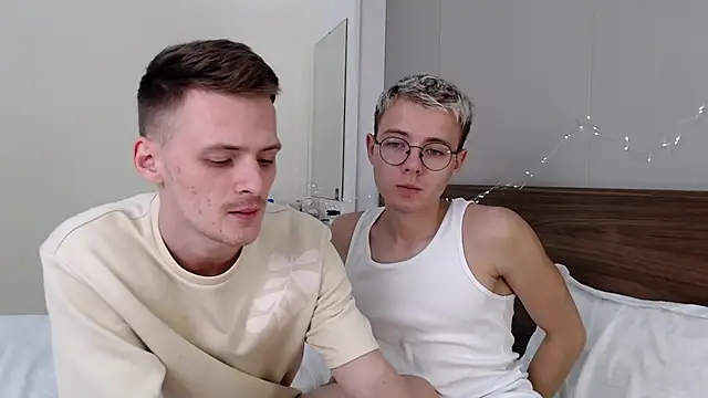 Snapshot of NikiKerryCum chatting on February 10, 2026, 1:32 pm NikiKerryCum online show from February 10, 2026, 1:32 pm