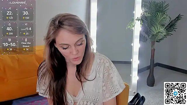 Snapshot of agatha_roose chatting on March 13, 2026, 4:06 am agatha roose online show from March 13, 2026, 4:06 am