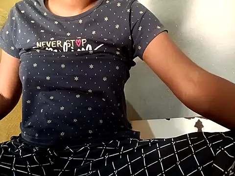 Snapshot of reet_sen03 chatting on April 13, 2026, 11:58 am reet sen03 online show from April 13, 2026, 11:58 am