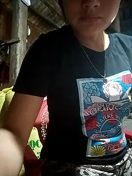 Snapshot of Momo-biki chatting on July 18, 2026, 12:19 am Momo-biki online show from July 18, 2026, 12:19 am