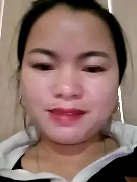 Snapshot of emlylyxinh chatting on February 10, 2026, 3:27 am emlylyxinh online show from February 10, 2026, 3:27 am