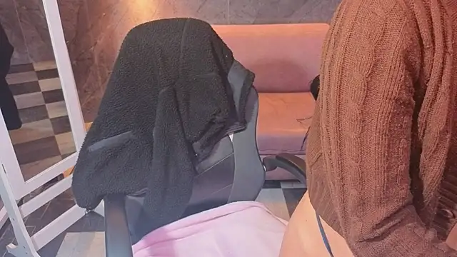 Snapshot of Sophie_jones_b chatting on April 14, 2026, 12:32 pm Sophie jones b online show from April 14, 2026, 12:32 pm