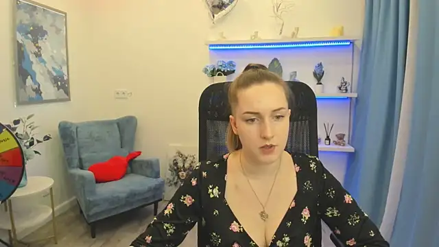 Snapshot of CaseyTerini chatting on April 28, 2026, 11:25 am CaseyTerini online show from April 28, 2026, 11:25 am
