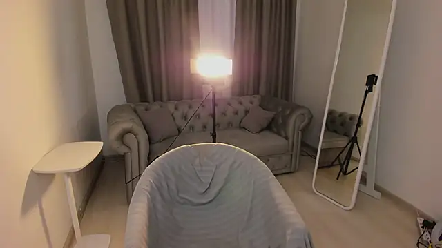 Lollita Morgan online show from April 13, 2026, 5:44 am