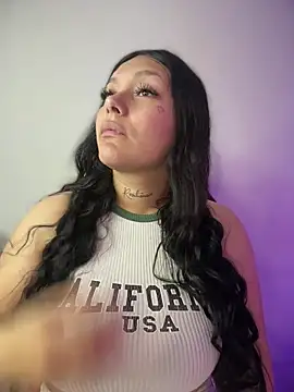 Miia  Taylor online show from February 3, 2026, 2:00 am