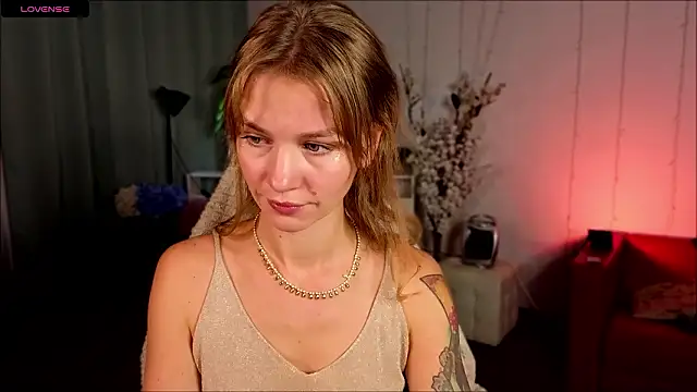 Snapshot of Crystal_Kris chatting on February 2, 2026, 5:50 am Crystal Kris online show from February 2, 2026, 5:50 am