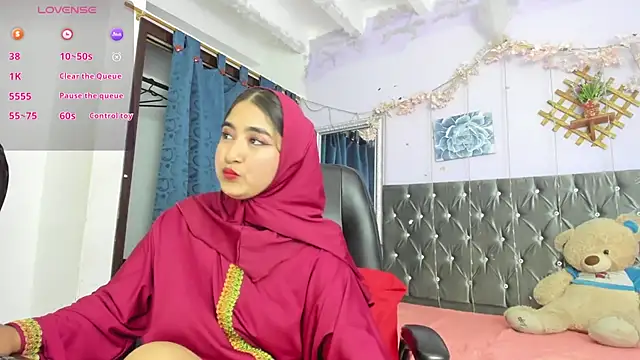 SamiraAwada online show from May 28, 2026, 7:09 pm