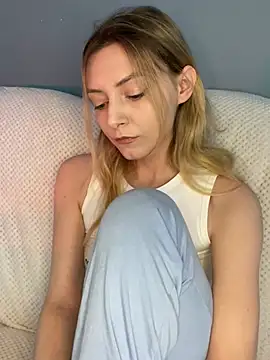 Snapshot of Leecey chatting on February 21, 2026, 6:48 am Leecey online show from February 21, 2026, 6:48 am