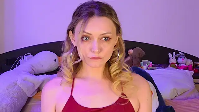 Snapshot of Leecey chatting on February 8, 2026, 11:24 pm Leecey online show from February 8, 2026, 11:24 pm