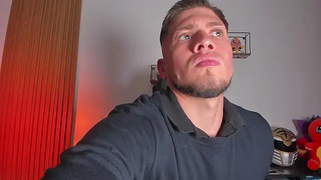 Snapshot of SebastianMaximoff_ chatting on February 20, 2026, 8:22 pm SebastianMaximoff online show from February 20, 2026, 8:22 pm