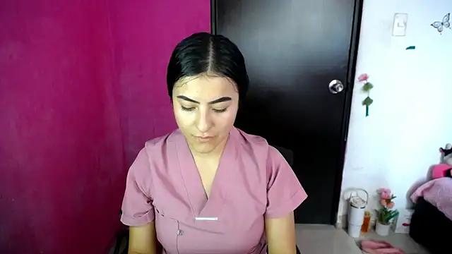 Snapshot of charlotte_petit_ chatting on April 9, 2026, 8:15 pm charlotte petit online show from April 9, 2026, 8:15 pm