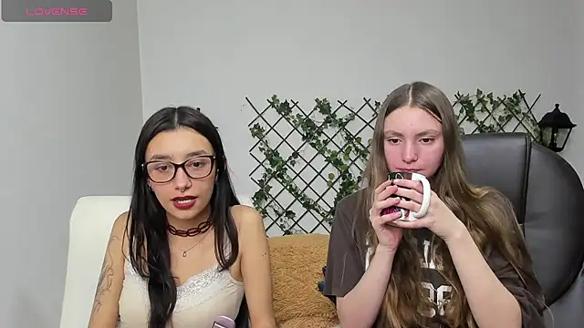 nana  rousse online show from February 25, 2026, 1:39 am