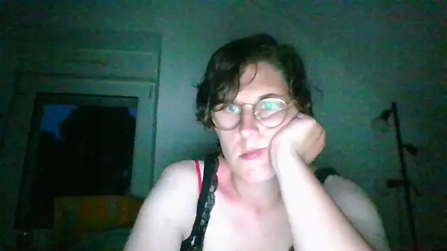 Snapshot of OIseauNoir88 chatting on May 23, 2026, 7:57 pm OIseauNoir88 online show from May 23, 2026, 7:57 pm