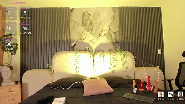 JazminRusso  online show from May 10, 2026, 5:22 am