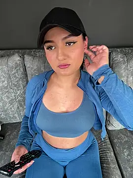 Snapshot of Catalu_x chatting on February 17, 2026, 6:27 pm Catalu x online show from February 17, 2026, 6:27 pm