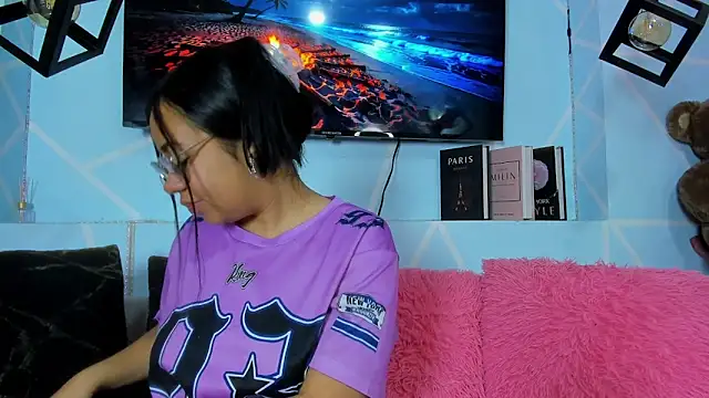 Snapshot of amy_noa chatting on April 10, 2026, 12:39 am amy noa online show from April 10, 2026, 12:39 am