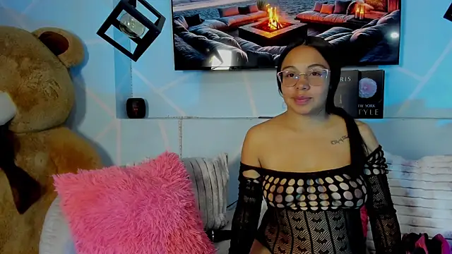 Snapshot of amy_noa chatting on March 12, 2026, 1:00 am amy noa online show from March 12, 2026, 1:00 am