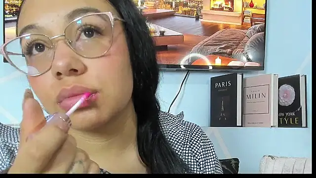 Snapshot of amy_noa chatting on April 16, 2026, 12:33 am amy noa online show from April 16, 2026, 12:33 am