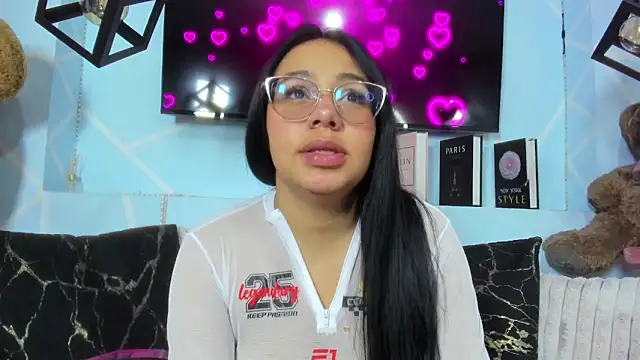 Snapshot of amy_noa chatting on May 7, 2026, 12:59 am amy noa online show from May 7, 2026, 12:59 am