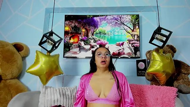 Snapshot of amy_noa chatting on March 8, 2026, 1:00 am amy noa online show from March 8, 2026, 1:00 am