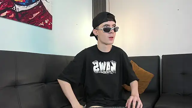 Lio      online show from February 10, 2026, 3:38 am