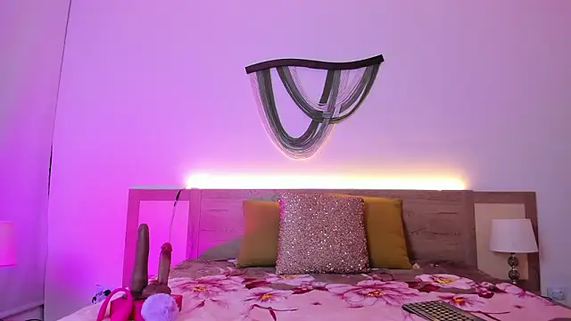 Snapshot of LiaJohnnson_ chatting on April 1, 2026, 4:14 am LiaJohnnson online show from April 1, 2026, 4:14 am