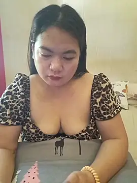 Zyramae 25 online show from May 14, 2026, 5:04 am