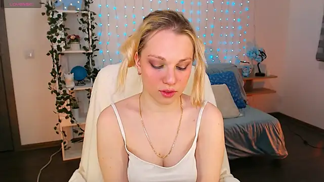 Betty Vega online show from February 2, 2026, 4:00 am