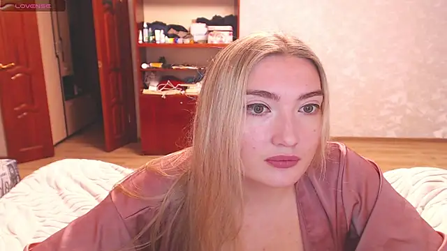 MiraRoy online show from February 1, 2026, 2:37 pm