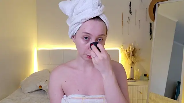 Snapshot of CandiceKingzzz chatting on March 15, 2026, 1:51 pm CandiceKingzzz online show from March 15, 2026, 1:51 pm