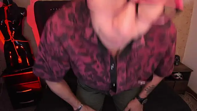 Kali Panther online show from March 18, 2026, 7:37 pm