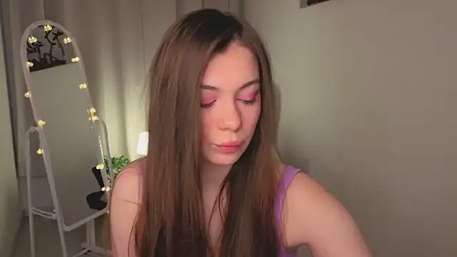 Snapshot of SiennaSayss chatting on February 13, 2026, 5:51 am SiennaSayss online show from February 13, 2026, 5:51 am