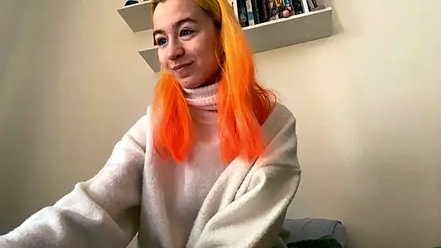 Snapshot of EmilyHein chatting on February 18, 2026, 6:11 am EmilyHein online show from February 18, 2026, 6:11 am