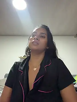 LunaHeat online show from May 19, 2026, 1:56 am