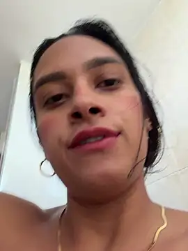 LunaHeat online show from April 8, 2026, 5:03 pm