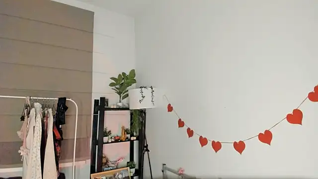 Snapshot of AuraShift chatting on March 20, 2026, 10:11 pm AuraShift online show from March 20, 2026, 10:11 pm