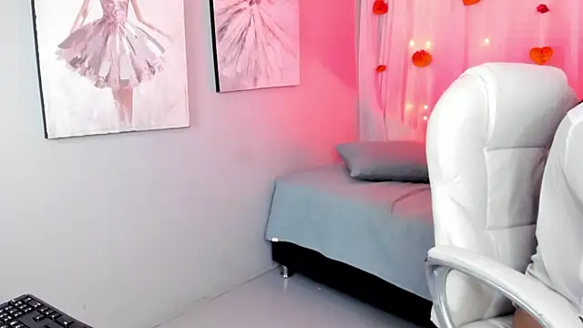 Snapshot of blush_bloom chatting on February 7, 2026, 9:12 pm blush bloom online show from February 7, 2026, 9:12 pm