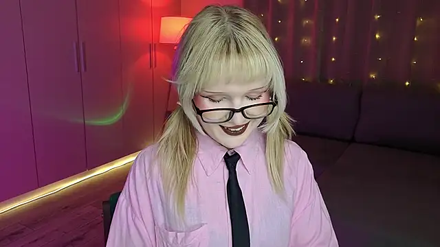 Snapshot of Mary_Piersen chatting on March 6, 2026, 12:49 am Mary Piersen online show from March 6, 2026, 12:49 am