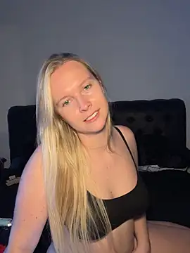 Ellie-rosee online show from February 15, 2026, 3:00 pm