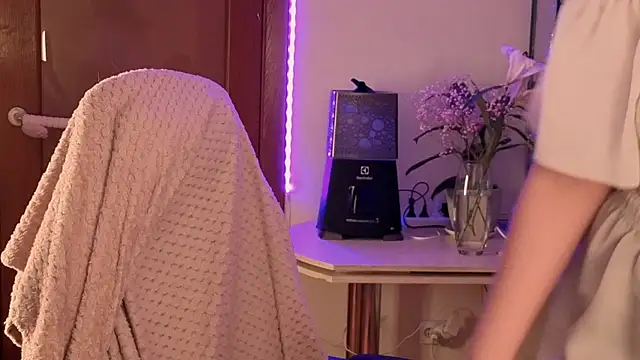 Snapshot of Doll_lira chatting on February 7, 2026, 11:24 pm Doll lira online show from February 7, 2026, 11:24 pm