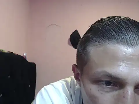 Snapshot of Cronos_Hot_8 chatting on February 15, 2026, 7:02 pm Cronos Hot 8 online show from February 15, 2026, 7:02 pm