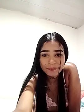 Nahomy Kamber online show from February 12, 2026, 3:23 pm