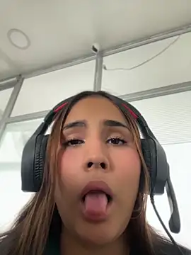 Noa Harper- online show from May 17, 2026, 8:53 pm