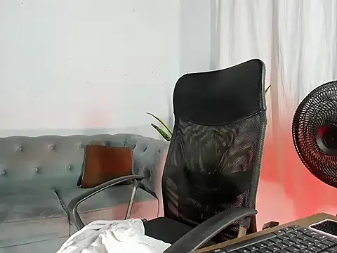 camila wood online show from May 15, 2026, 10:52 pm