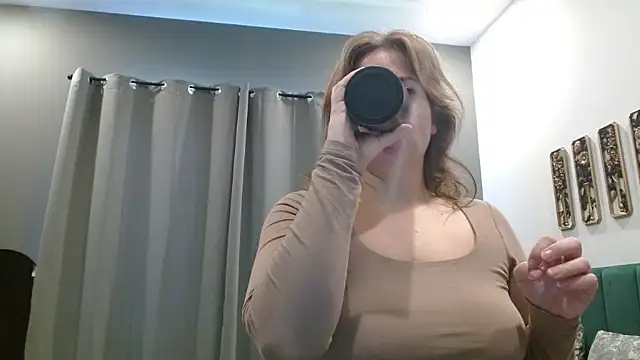 HazelSkyesChat online show from May 28, 2026, 2:23 pm