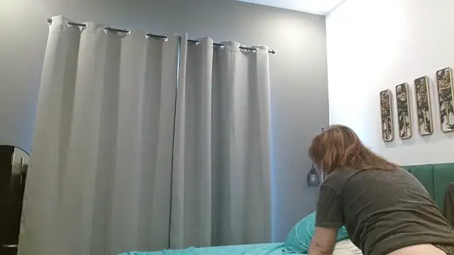 Snapshot of HazelSkyesChat chatting on April 6, 2026, 3:13 pm HazelSkyesChat online show from April 6, 2026, 3:13 pm