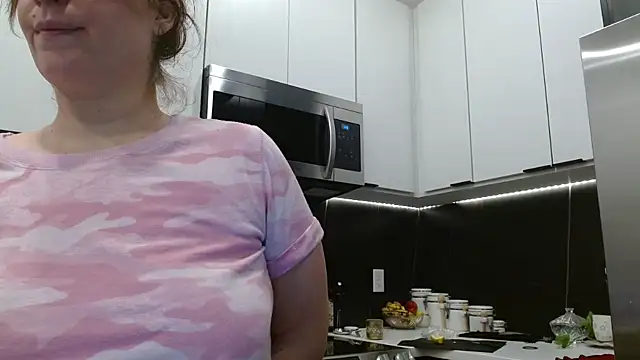 HazelSkyesChat online show from May 19, 2026, 6:37 pm
