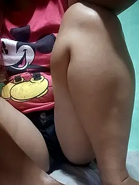 Creamywet toottits4u online show from February 5, 2026, 10:05 pm